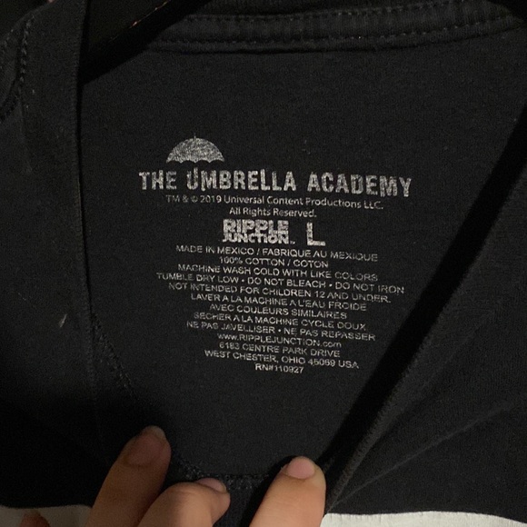 The Umbrella Academy Tee - Picture 3 of 3